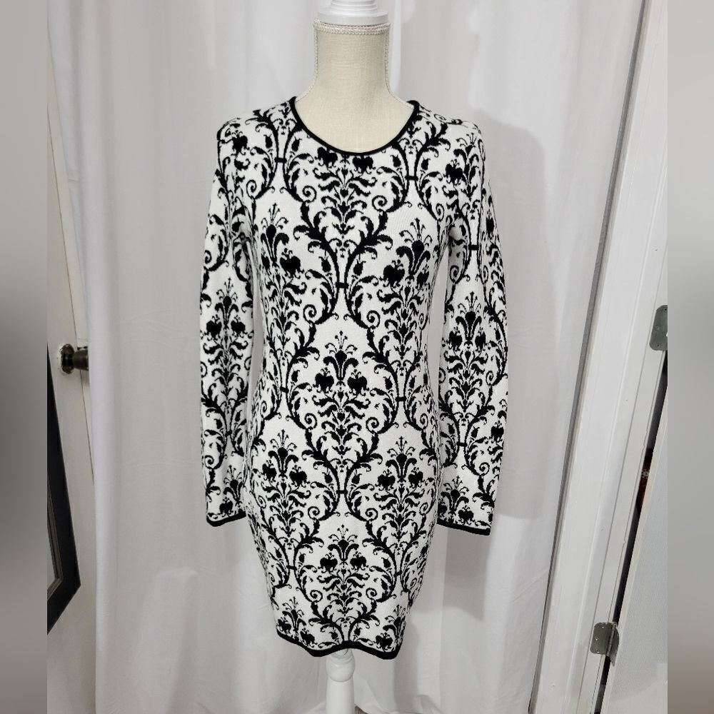 Neiman Marcus knit long sleeve dress Paisley Design Sz M